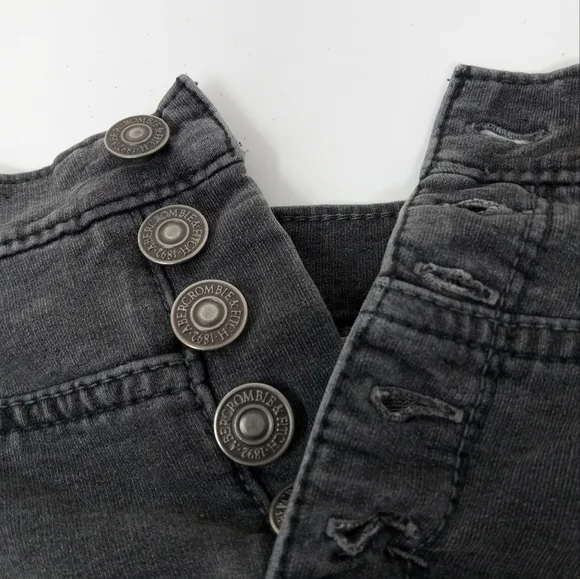 Abercrombie And Fitch Womens Size 4 Black Perfect Stretch Shorts - Picture 3 of 7